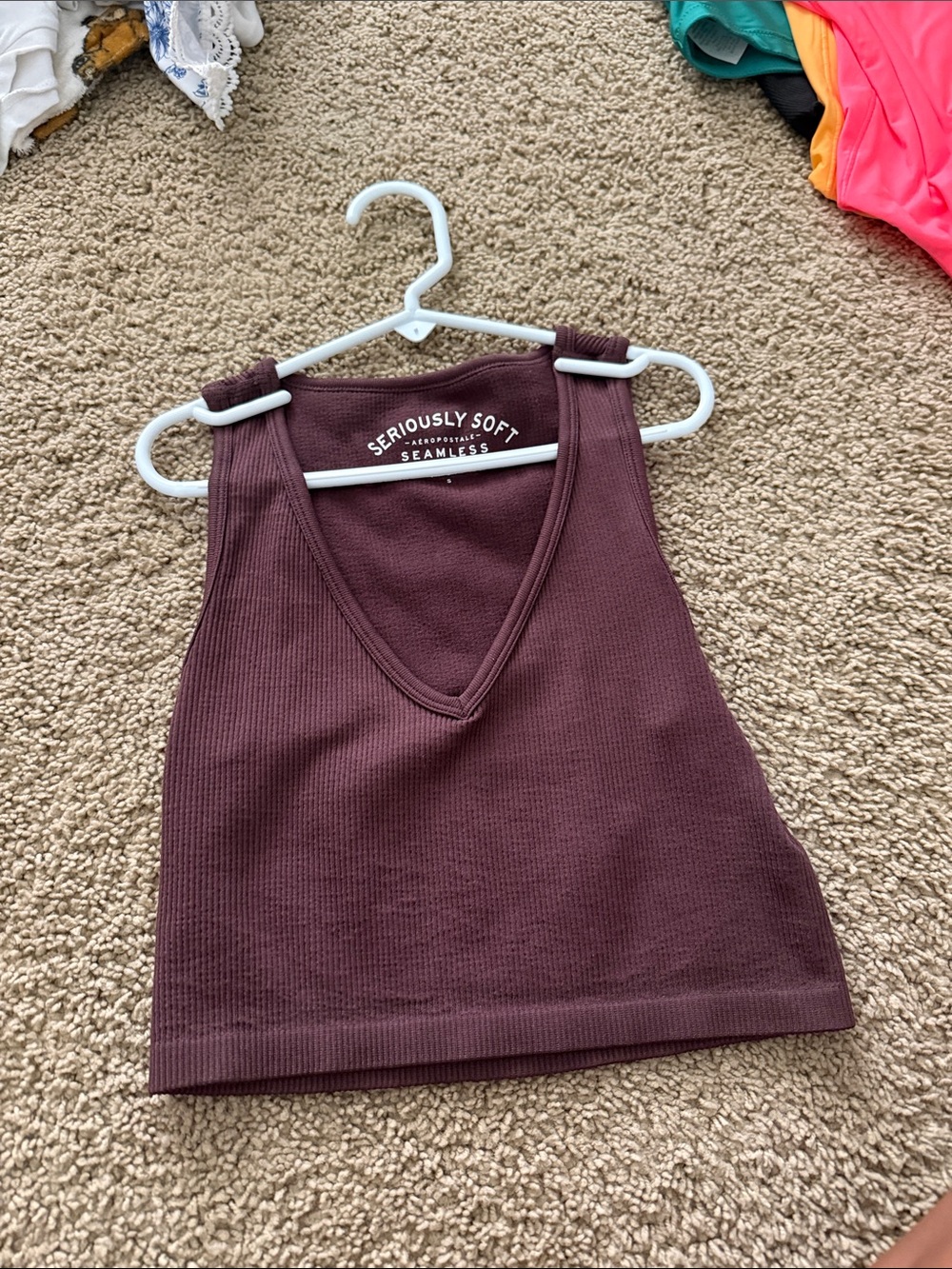 Aeropostale Plum Ribbed V-Neck Seamless Tank